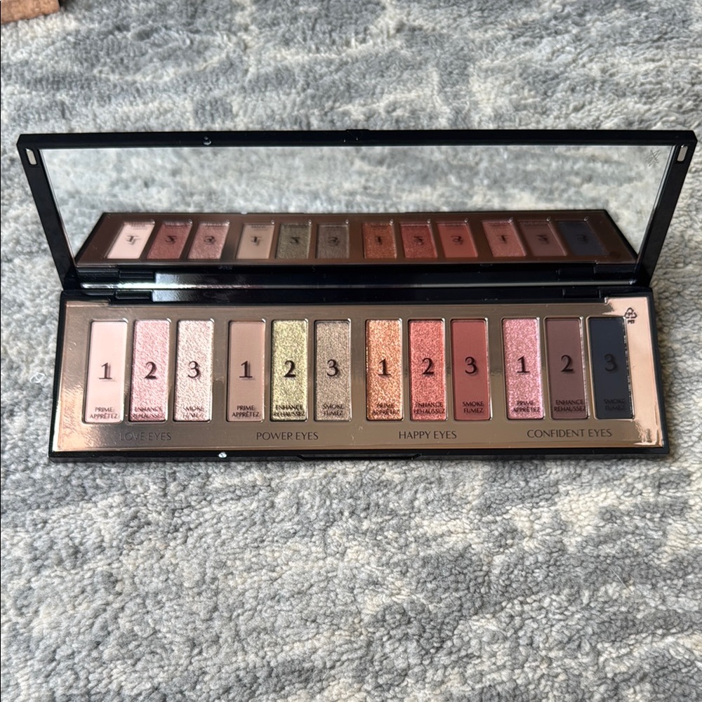 Glamorous Eyeshadow Palette by Unknown Brand - Shimmering Shades
